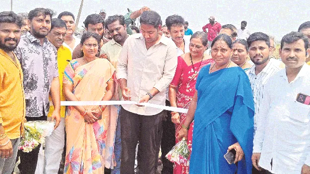 యువత క్రీడలపై ఆసక్తి పెంచుకోవాలి