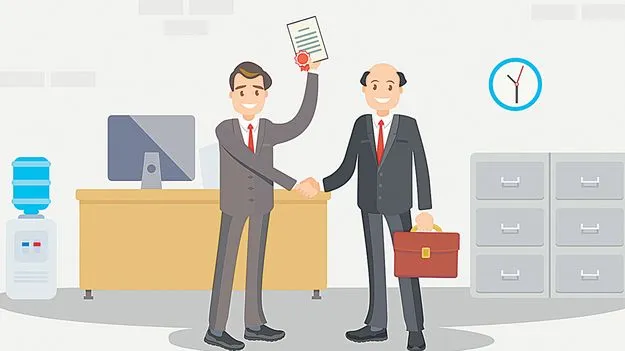 Contract Employees: ఇంటికి పంపిన వాళ్లలో 2 వేల మందికి  మళ్లీ చాన్స్‌?