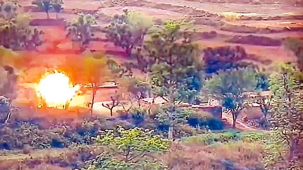 Military Strike: పాక్‌ ఎయిర్‌బేస్‌లపై విరుచుకుపడ్డ భారత్‌