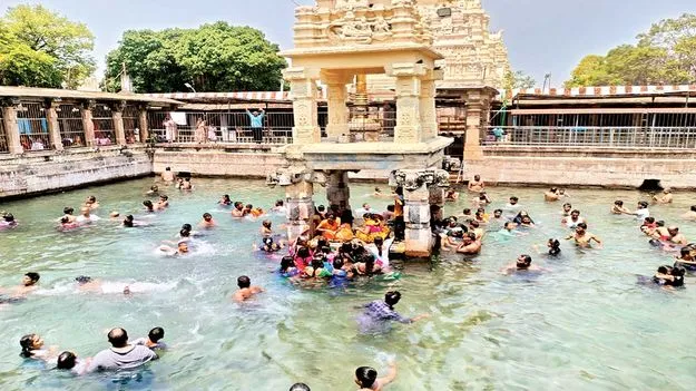 మహానందిలో భక్తుల రద్దీ    