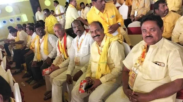 మహానాడు అదుర్స్‌