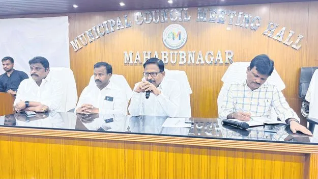 శిల్పారామంలో మహిళలకు స్టాళ్లు