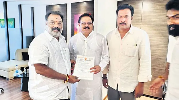  11,280 మెట్రిక్‌ టన్నుల మిగులు ధాన్యం  