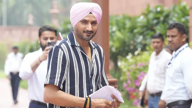 క్రికెటర్లకు పెయిడ్‌ ఫ్యాన్స్‌ ఉన్నారు