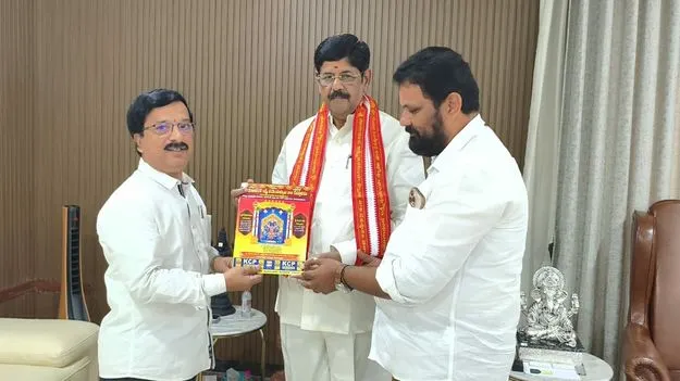 వేదాద్రి బ్రహ్మోత్సవాలకు రండి