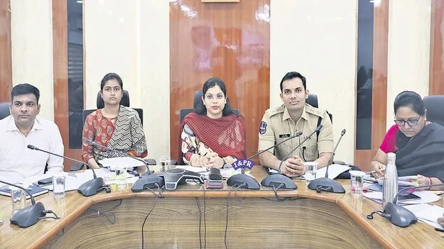 ఇందిరమ్మ లబ్ధిదారుల ఎంపిక వేగవంతం చేయాలి