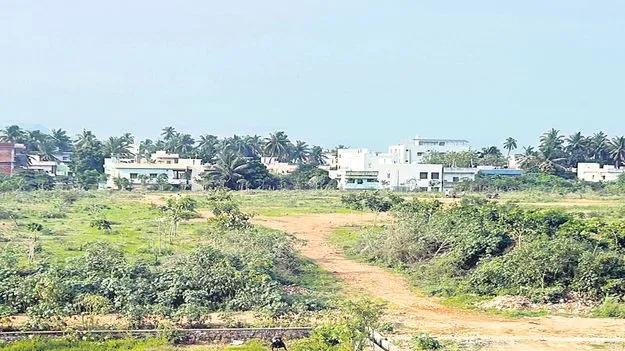 టీడీపీ కార్యాలయానికి రెండు ఎకరాలు కేటాయింపు