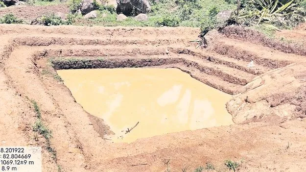 పంట కుంటల నిర్మాణంలో జిల్లా టాప్‌