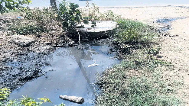 వడ్డెర బస్తీలో..  తాగునీరు కలుషితం