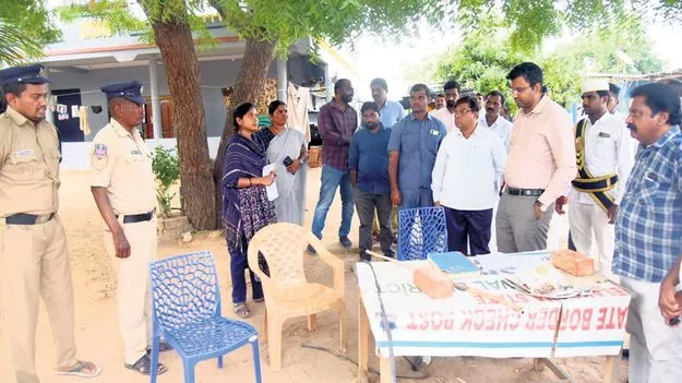 ప్రతీ వాహనాన్ని తనిఖీ చేయాలి