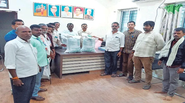 సబ్సిడీ విత్తనాలు సద్వినియోగం చేసుకోవాలి