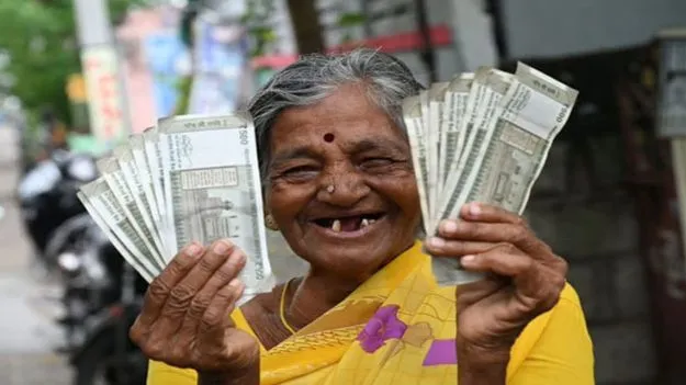 కొత్త పెన్షన్లు ఇవ్వండి!