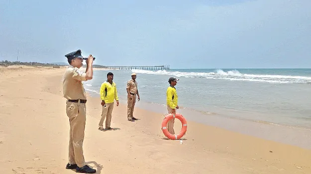 తీరంలో నిఘా