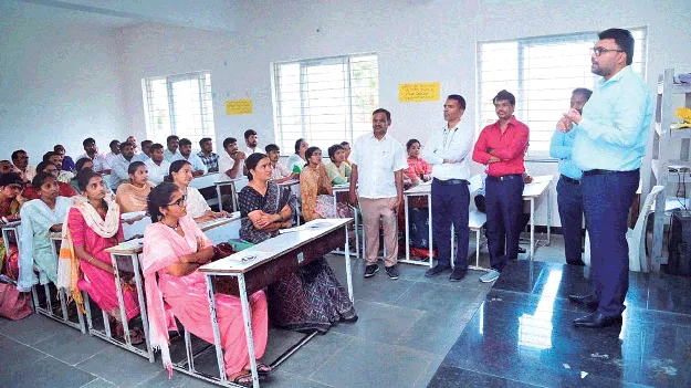 విద్యార్థుల ఉన్నతికి బోధన కొనసాగాలి