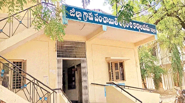 నైరాశ్యంలో కార్యదర్శులు 