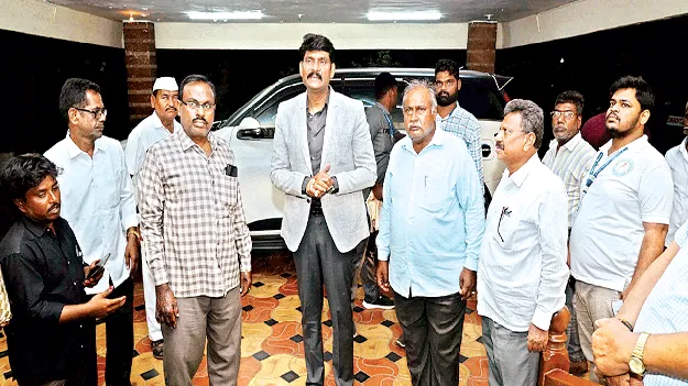 మంత్రాలయంలో ఫుడ్ కమిషన చైర్మన