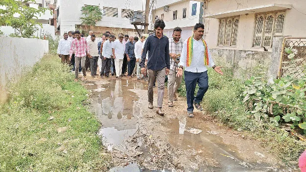 కాలనీల్లో సీసీ రోడ్ల నిర్మాణం