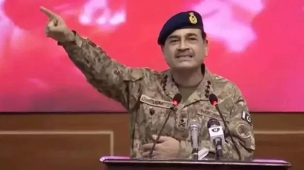 పాక్‌ ఆర్మీ ప్రెస్‌ చీఫ్‌కు ‘ఉగ్ర గతం’