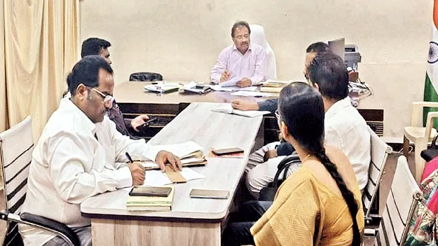 ట్రాఫిక్ నియంత్రణకు సహకరించాలి: కమిషనర్