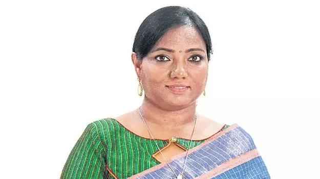 ఆ వ్యాఖ్యల్ని వెనక్కి తీసుకుంటున్నా: సూరేపల్లి సుజాత