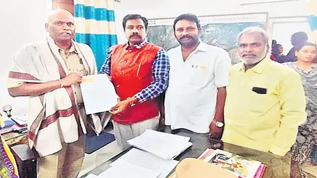 జగన్పై గాజువాక పోలీసులకు ఫిర్యాదు