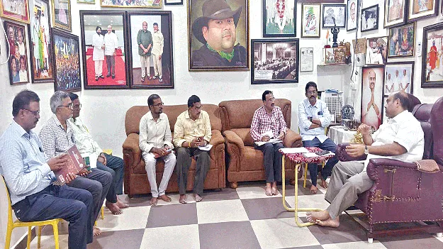 రోడ్లు, కాలువల నిర్మాణానికి రూ.40 కోట్లు