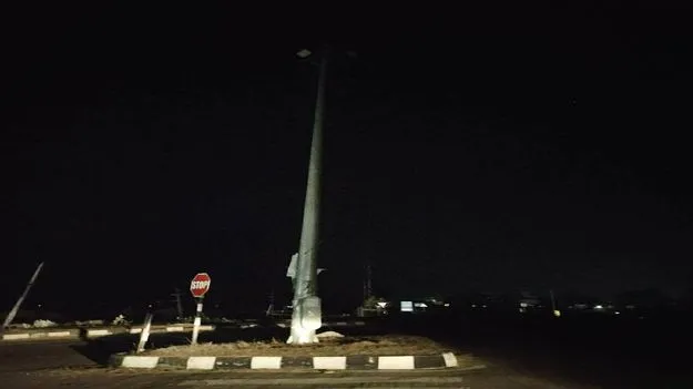జాతీయ రహదారిపై అంధకారం