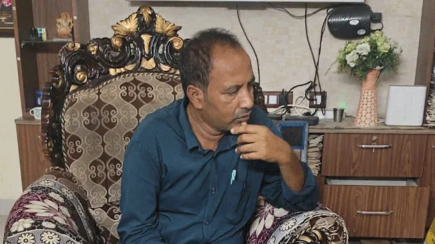 అతడి అక్రమార్జన రూ.2.7 కోట్లు