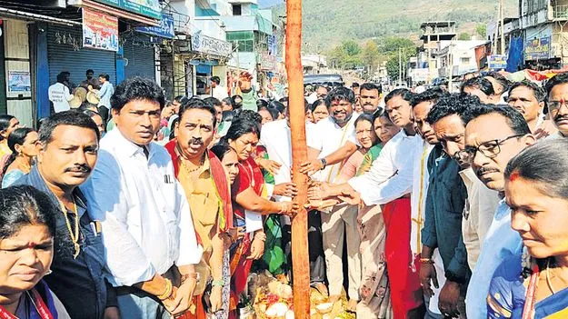 ఘనంగా మోదకొండమ్మ పందిరి రాట ఉత్సవం