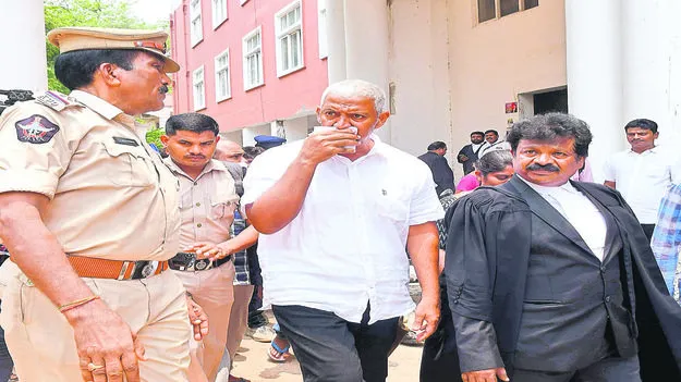 ఇళ్ల పట్టాల చెరలో..