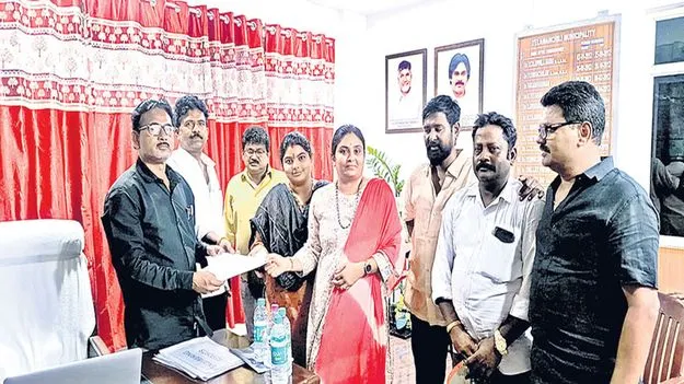 ఎలమంచిలిలో వైసీపీకి ఎదురుదెబ్బ