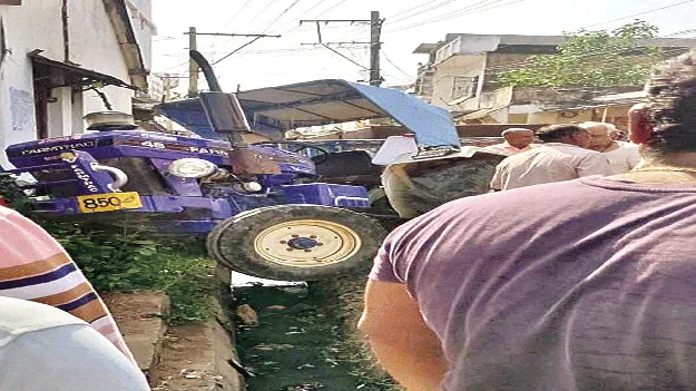  రోడ్డు ప్రమాదంలో ఇద్దరికి గాయాలు