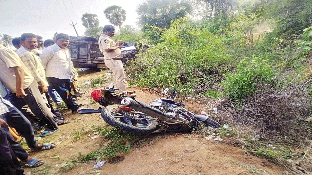 వేర్వేరు ప్రమాదాల్లో ఇద్దరు మృతి
