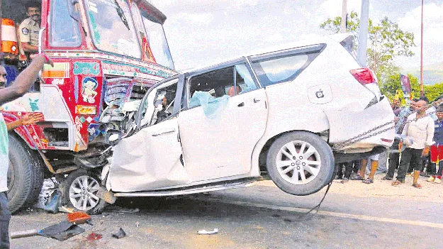 కుమార్తె కోసం వెళ్లి.. మృత్యువాత