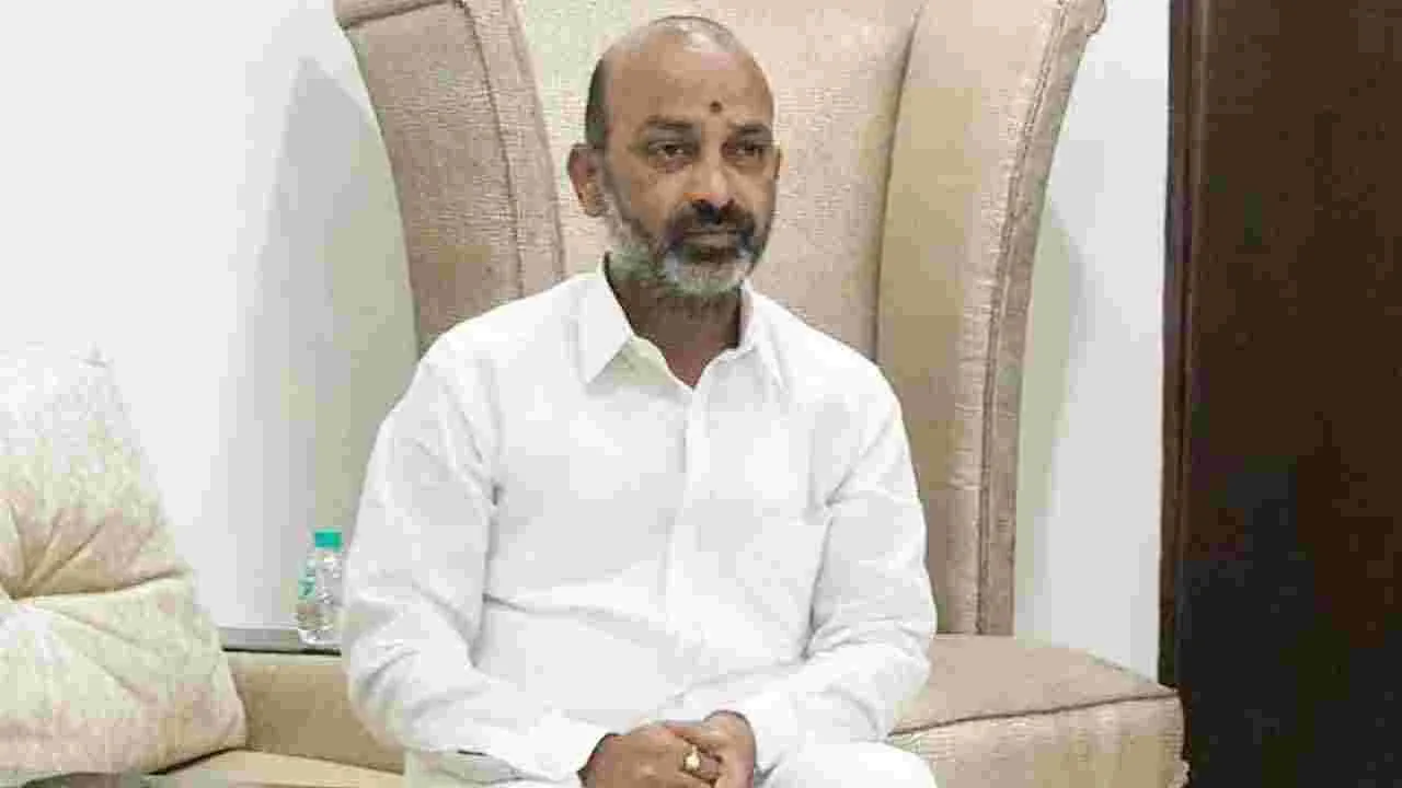 Bandi Sanjay: అమ్మ పేరుతో మొక్క నాటండి.. కేంద్రమంత్రి  బండి సంజయ్ కీలక పిలుపు