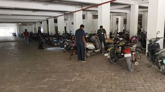 మళ్లీ మళ్లీ అవే మెయిల్స్‌