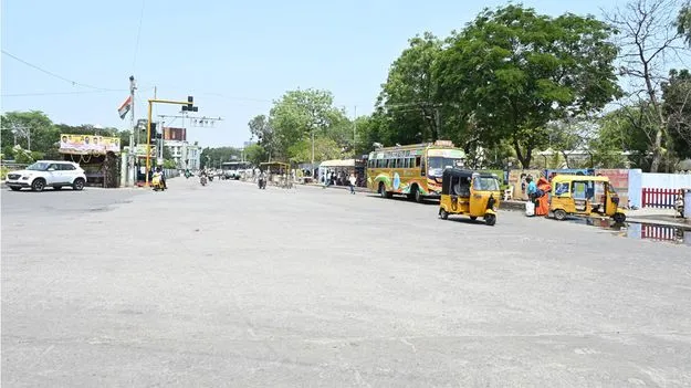 మార్నింగ్‌ నుంచే మాడుతోంది