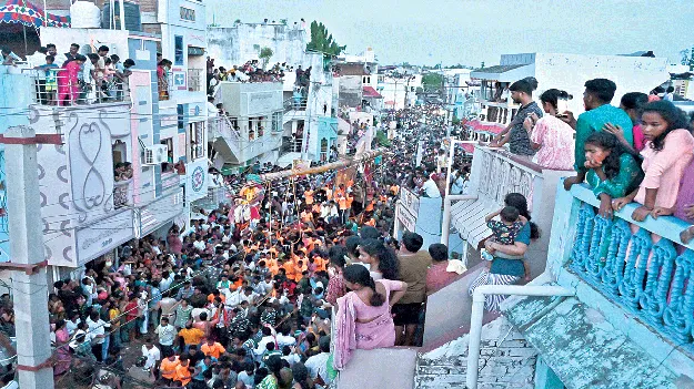 అంబరాన్నంటిన సిరి సంబరం