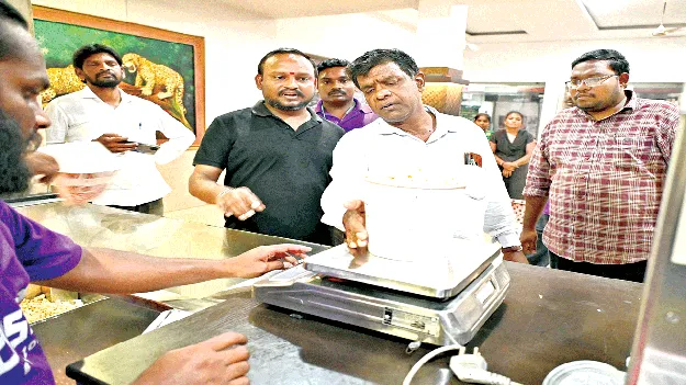 Inspection of cinemas: అపరిశుభ్రంగా మరుగుదొడ్లు