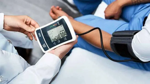 Low BP Symptoms: ఈ 5 లక్షణాలు మీలో ఉన్నాయా.. అయితే లో బీపీ ఉన్నట్టే..