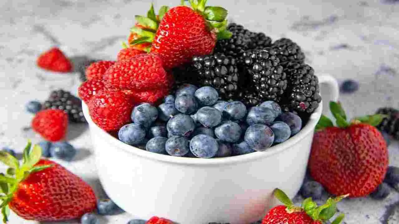 Health Tips: మానసిక స్థితిని మెరుగుపరిచే 8 ఆహారాలివే..