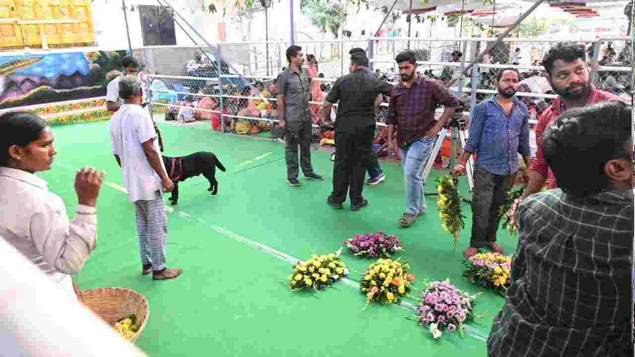 Bhadrachalam: భద్రాచలంలో సీతారామ కల్యాణోత్సవానికి భారీ ఏర్పాట్లు