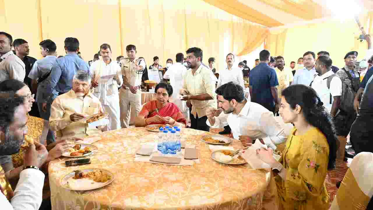 చంద్రబాబు గృహప్రవేశం.. కుప్పంలో జన సందడి..