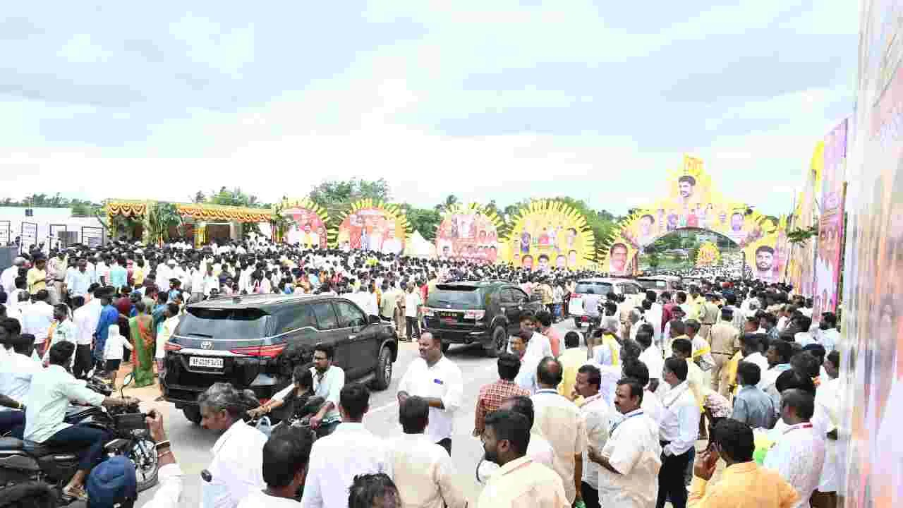 చంద్రబాబు గృహప్రవేశం.. కుప్పంలో జన సందడి..