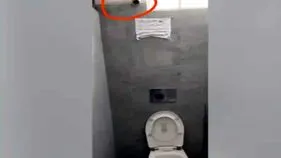 Bathroom Funny Photo: బాత్‌రూమ్‌లో సీసీ కెమెరా.. దాని కింద ఏం రాశారో చూస్తే నవ్వు ఆపుకోలేరు.. 