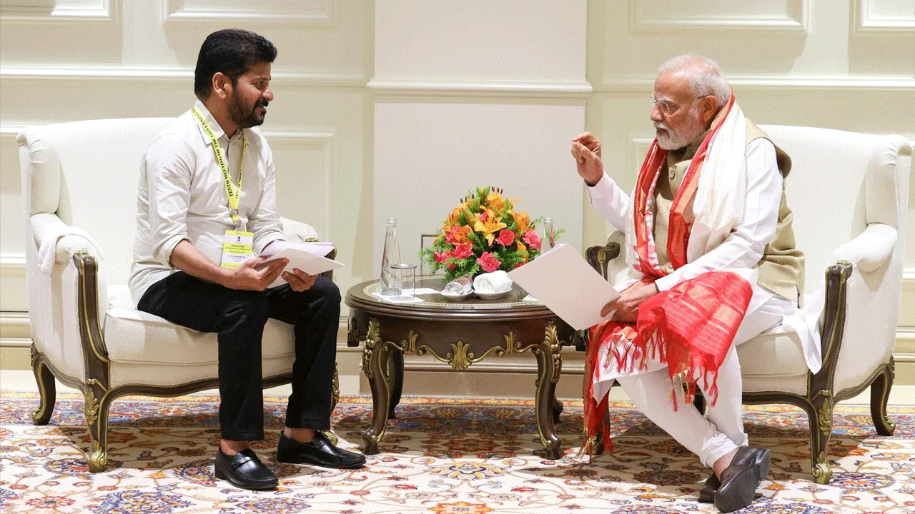 CM Revanth Reddy:  ప్రధాని, కేంద్రమంత్రుల్ని కలిసిన సీఎం రేవంత్ రెడ్డి, పలు అంశాలపై చర్చ
