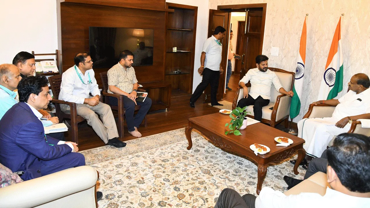 CM Revanth Reddy:  ప్రధాని, కేంద్రమంత్రుల్ని కలిసిన సీఎం రేవంత్ రెడ్డి, పలు అంశాలపై చర్చ