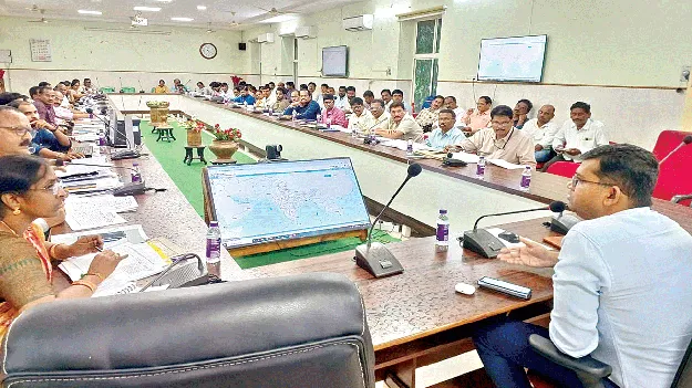 ప్రతీ గ్రామం ఆర్థికంగా బలోపేతం కావాలి