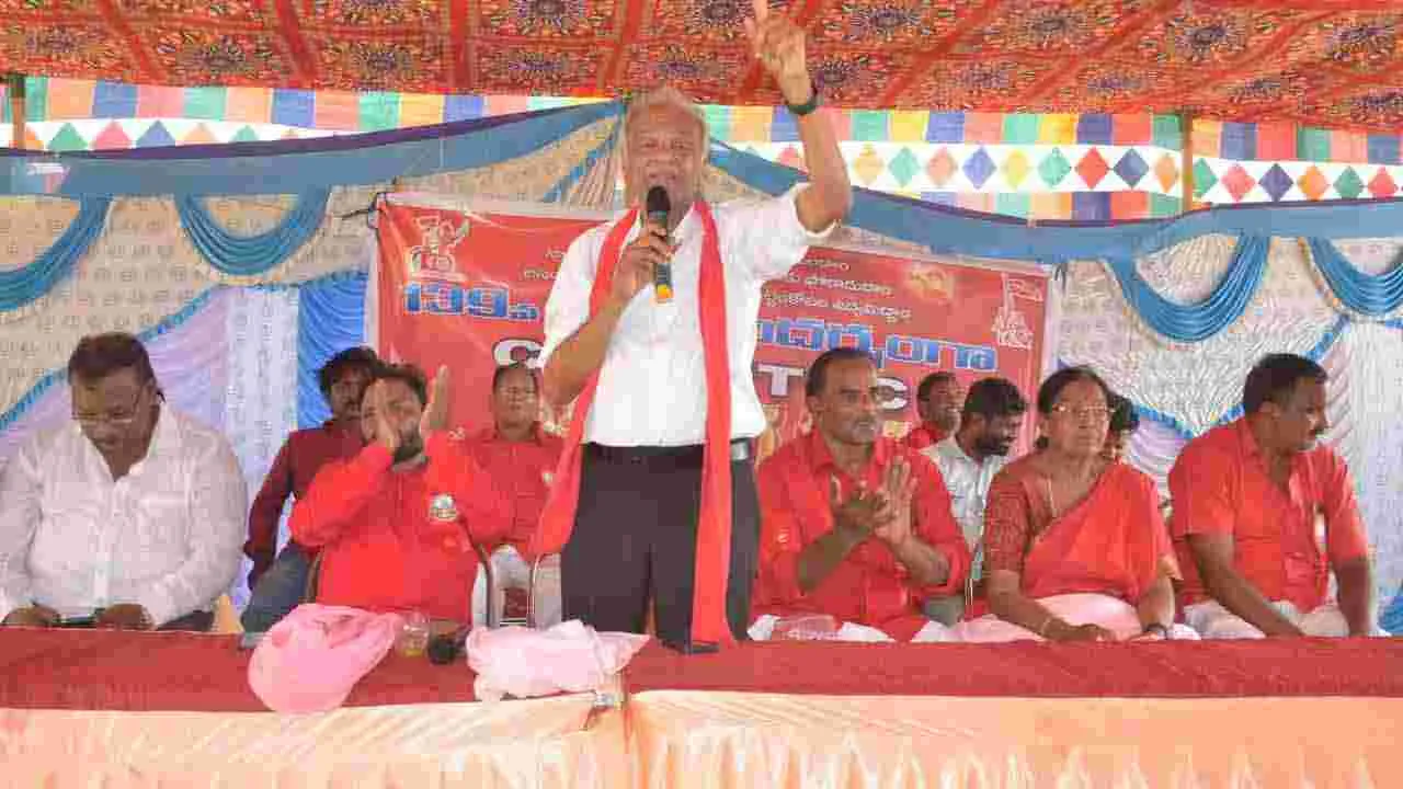 మే డే ర్యాలీలో పాల్గొన్న సీపీఐ నేత నారాయణ 