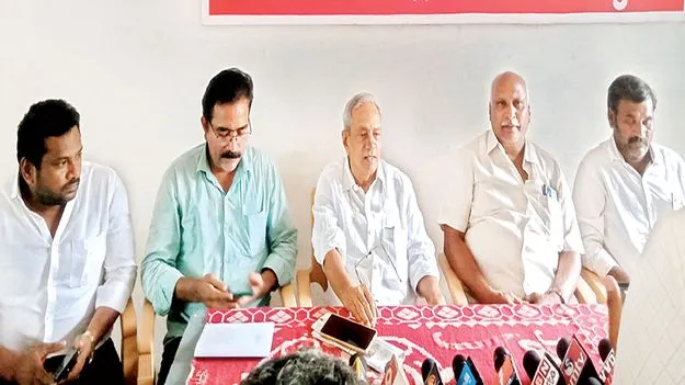 అవకాశవాద రాజకీయాలతో ప్రజలపై భారం